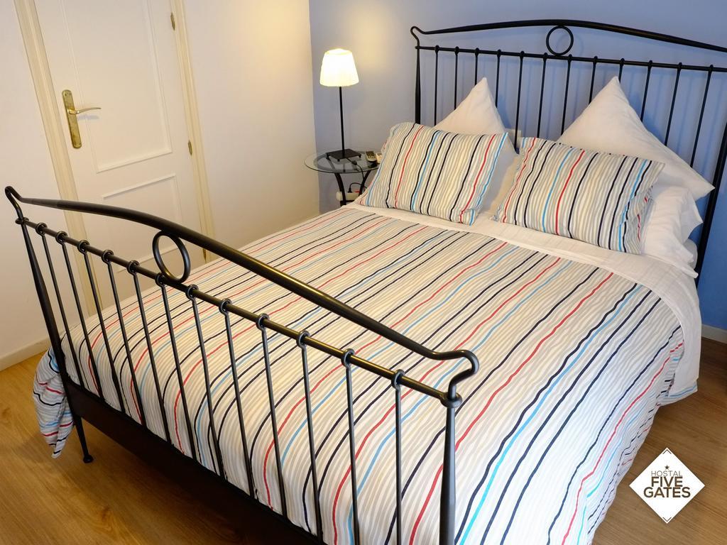 Hostal Five Gates Осуна Екстериор снимка