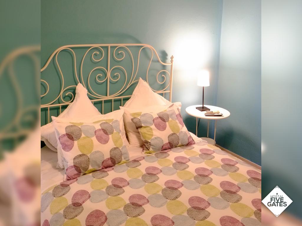 Hostal Five Gates Осуна Екстериор снимка