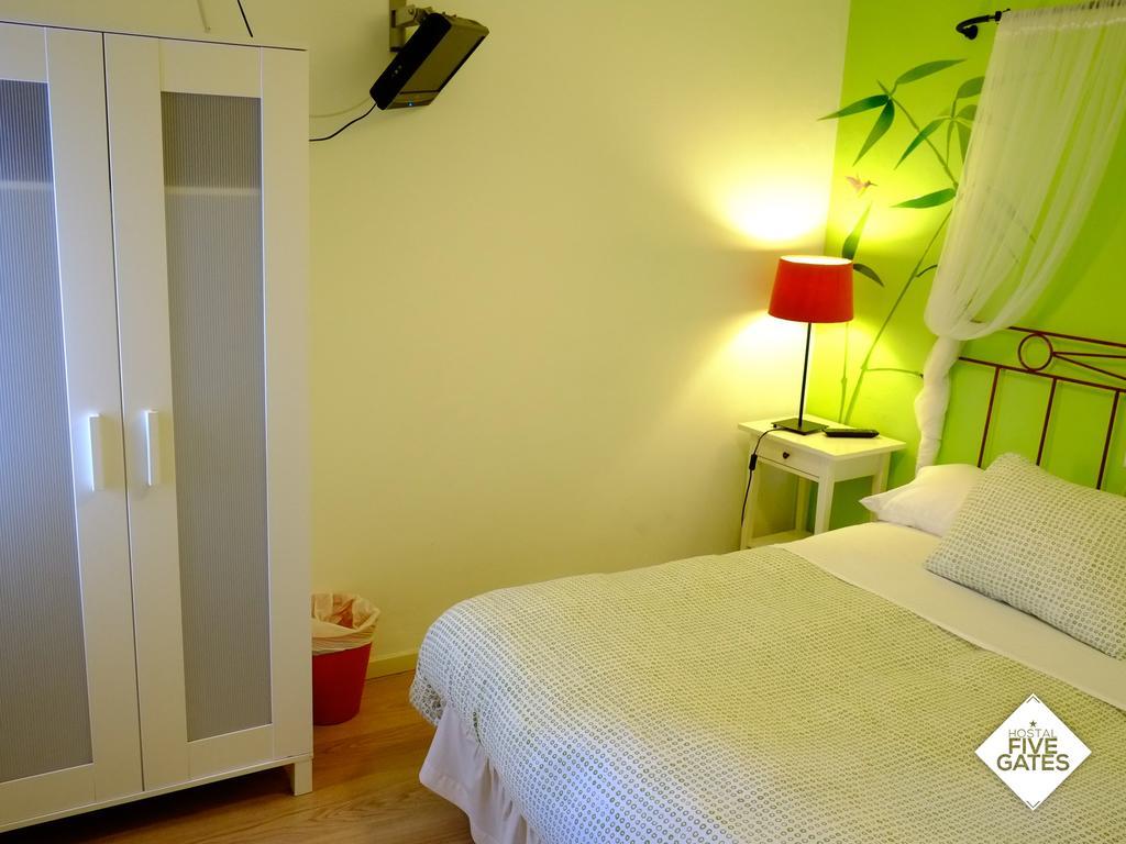 Hostal Five Gates Осуна Екстериор снимка