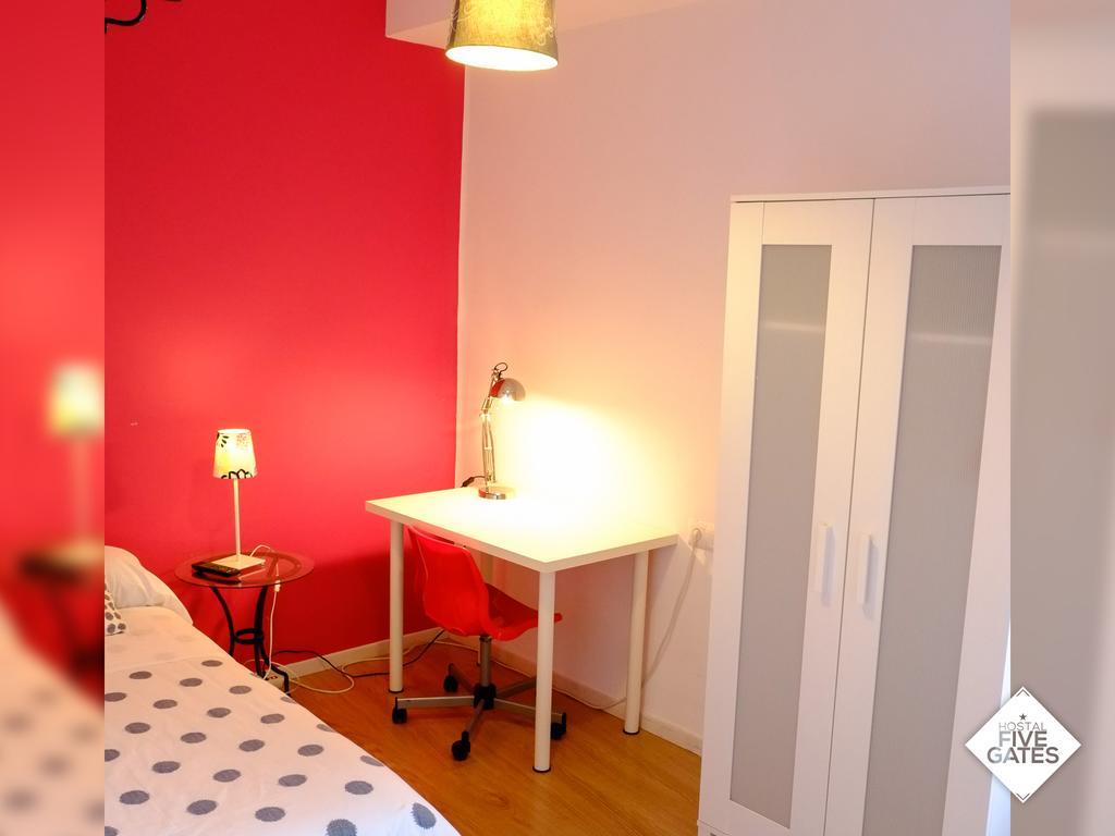 Hostal Five Gates Осуна Екстериор снимка