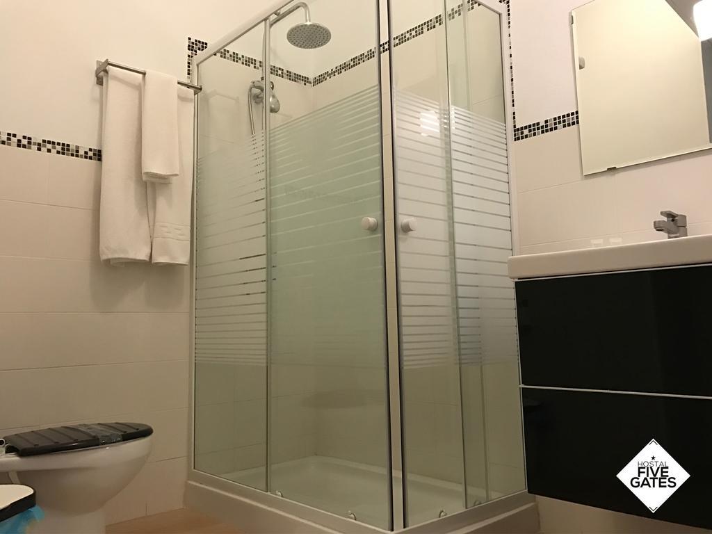Hostal Five Gates Осуна Екстериор снимка