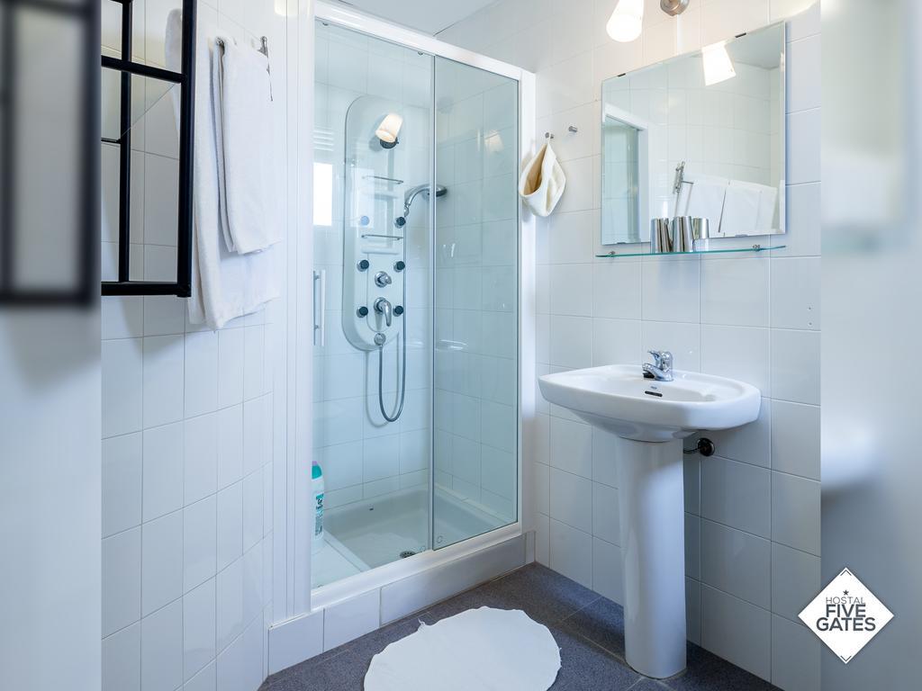 Hostal Five Gates Осуна Екстериор снимка