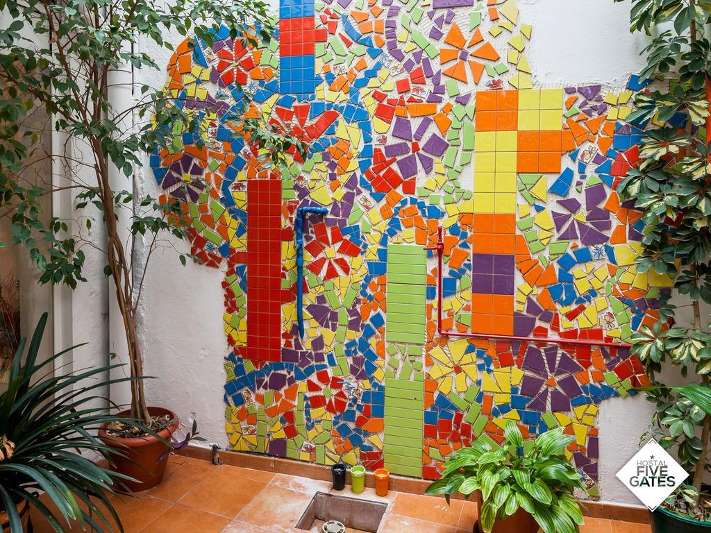Hostal Five Gates Осуна Екстериор снимка