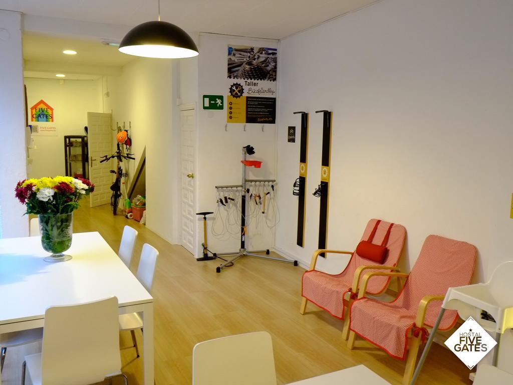 Hostal Five Gates Осуна Екстериор снимка