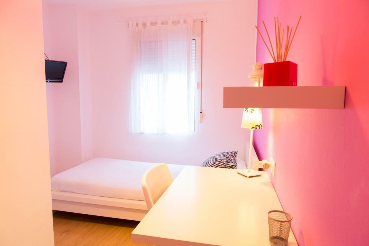 Hostal Five Gates Осуна Екстериор снимка